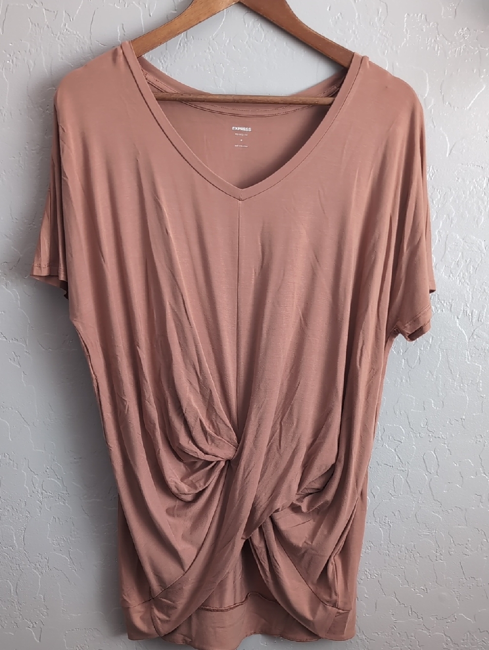 Express V-Neck Twist Front Short Sleeve Top - Dusty Rose Blush